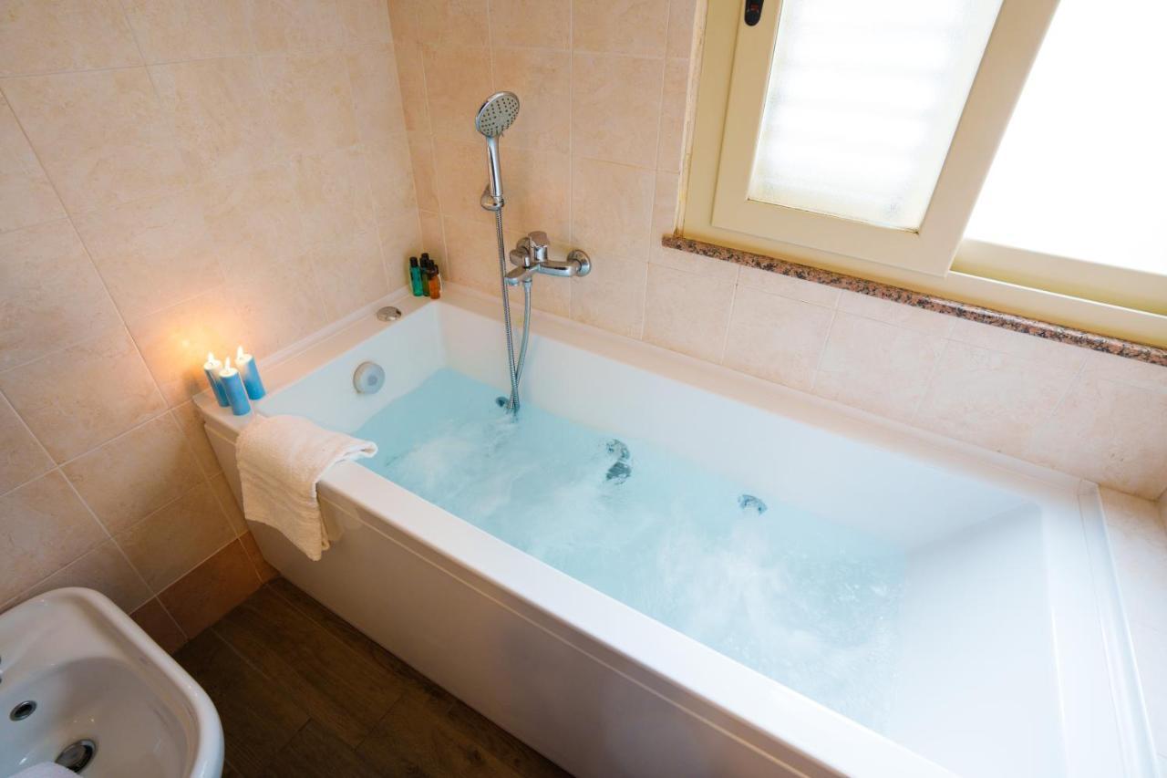 Quattro Torri B&B Santa Teresa Di Riva Luaran gambar