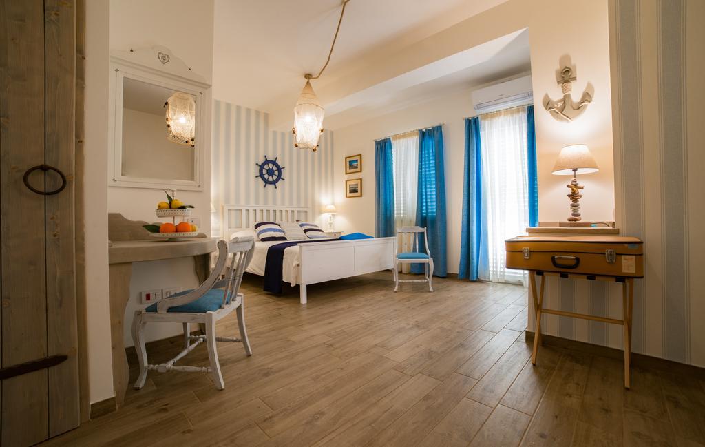 Quattro Torri B&B Santa Teresa Di Riva Luaran gambar