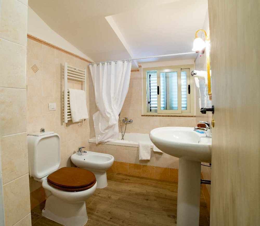 Quattro Torri B&B Santa Teresa Di Riva Luaran gambar